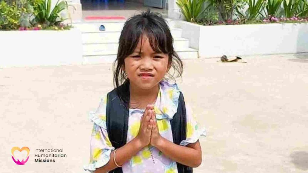 Chớ, a 7-year-old stateless Vietnamese girl at the IHM school